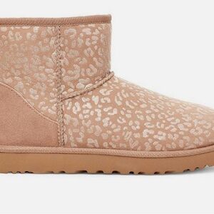 UGG Classic Mini in Snow Leopard
